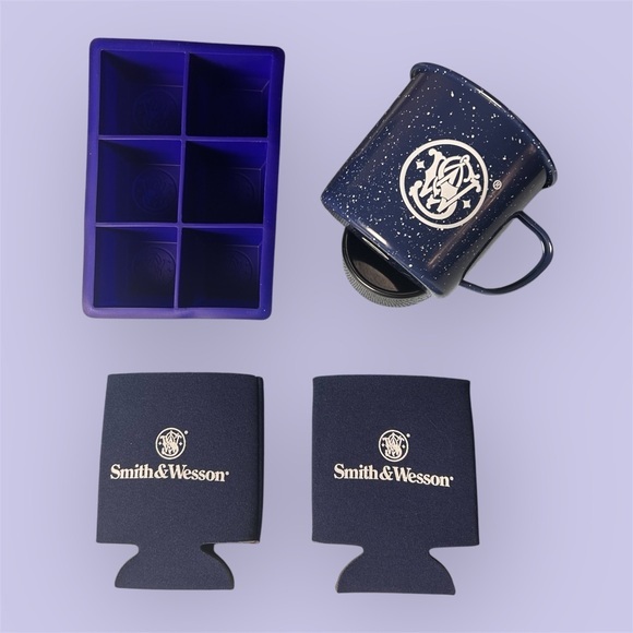 Smith & Wesson Outdoor Drinkware Set - Picture 1 of 5
